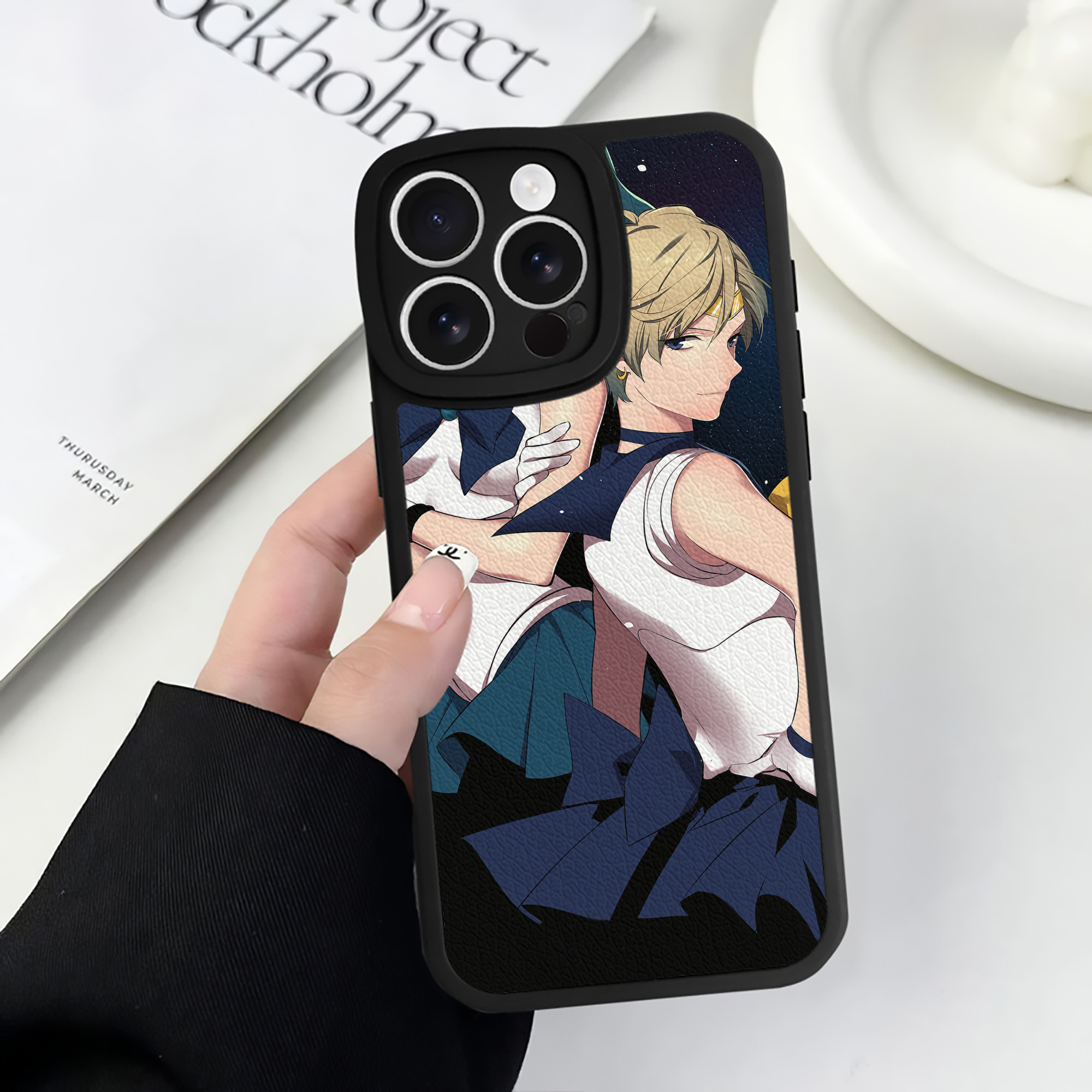 （画像用） 美少女戦士セーラームーン Sailor Moon 【iPhone 16シリーズ対応】シリコンスマホケース（レザー調） 材質：シリコン